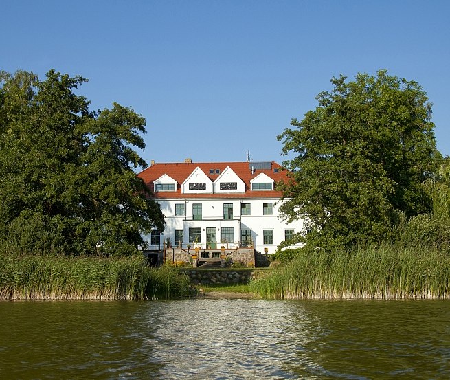 Unser Schloss in Duckwitz - wir freuen uns auf Sie! // © Ferien am Schloss Duckwitz Unser Schloss in Duckwitz - wir freuen uns auf Sie! // © Ferien am Schloss Duckwitz