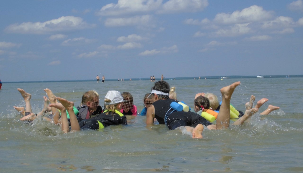 Kinder Schwimmkurs, © Katamaran- und Surfmühle Kinder Schwimmkurs, © Katamaran- und Surfmühle