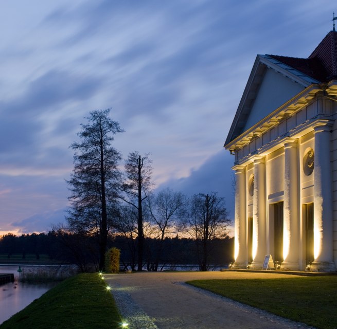 Schosstheater Rheinsberg am Abend (c) Michael Haddenhorst, © Schosstheater Rheinsberg am Abend (c) Michael Haddenhorst Schosstheater Rheinsberg am Abend (c) Michael Haddenhorst, © Schosstheater Rheinsberg am Abend (c) Michael Haddenhorst