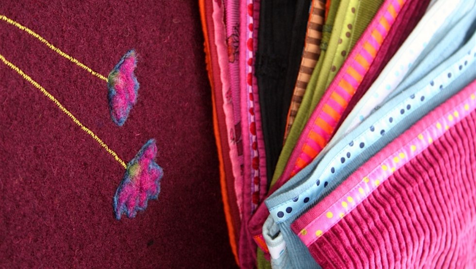 Farbenfreudige Stoffe und Borten, © Asta Rutzke Farbenfreudige Stoffe und Borten, © Asta Rutzke