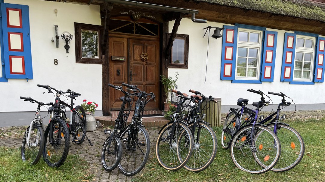 Trekking- und Kinderfahrräder, E-Bikes, Vintage Räder, © Andreas Guba Trekking- und Kinderfahrräder, E-Bikes, Vintage Räder, © Andreas Guba