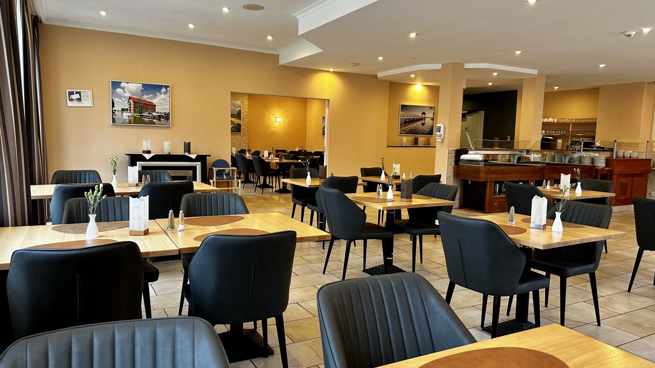 &copy; Hotel Neustrelitz GmbH & Co. KG