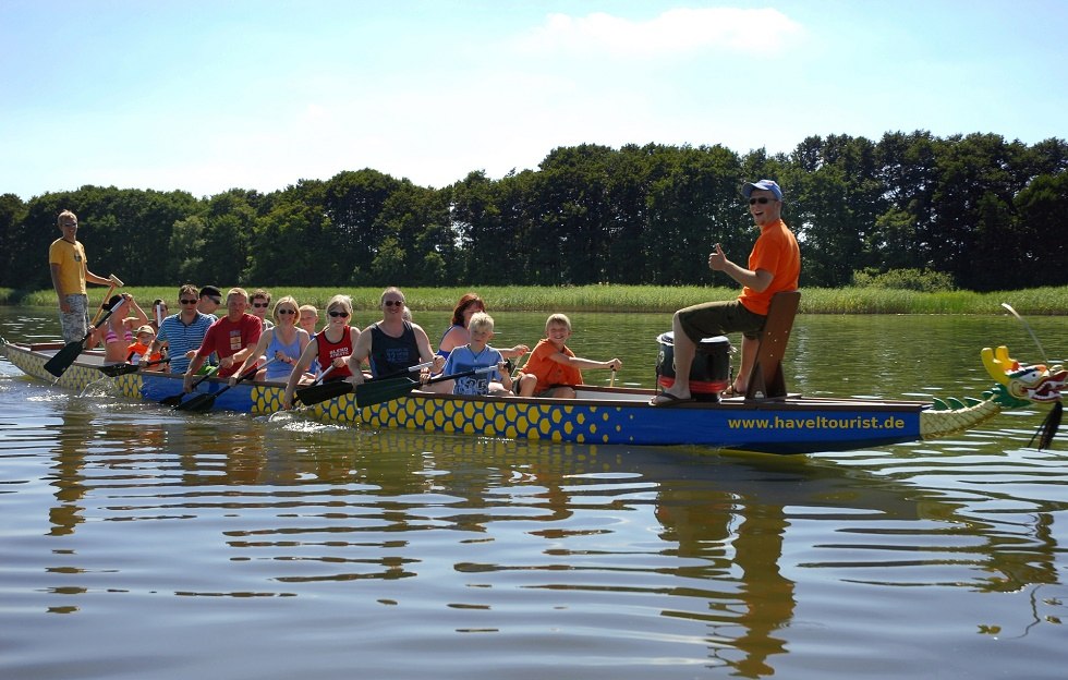 Een tocht op een drakenboot is een hoogtepunt - niet alleen voor schoolklassen en bedrijfsuitjes. // &copy; Haveltourist GmbH & Co. KG