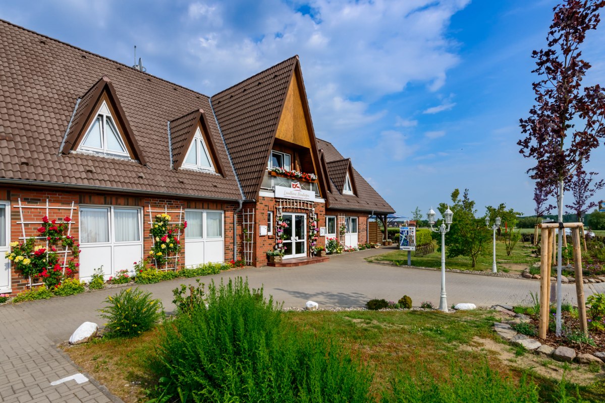 Au&szlig;enansicht Landhaus Nienhagen // &copy; Landhaus Nienhagen