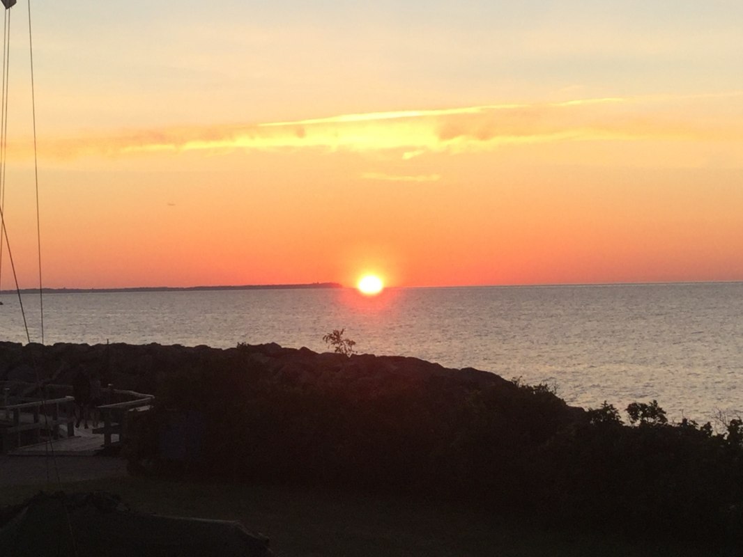 Hafen Lohme, Sonnenuntergang mit Blick zum  Kap Arkona // &copy; Touristik Lohme GmbH
