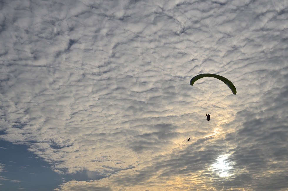 Eerste vlucht op de lierkabel // &copy; Norddeutsche Gleitschirmschule GmbH