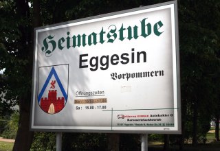 Hinweisschild zur Heimatstube, © Sabrina Wittkopf-Schade Hinweisschild zur Heimatstube, © Sabrina Wittkopf-Schade