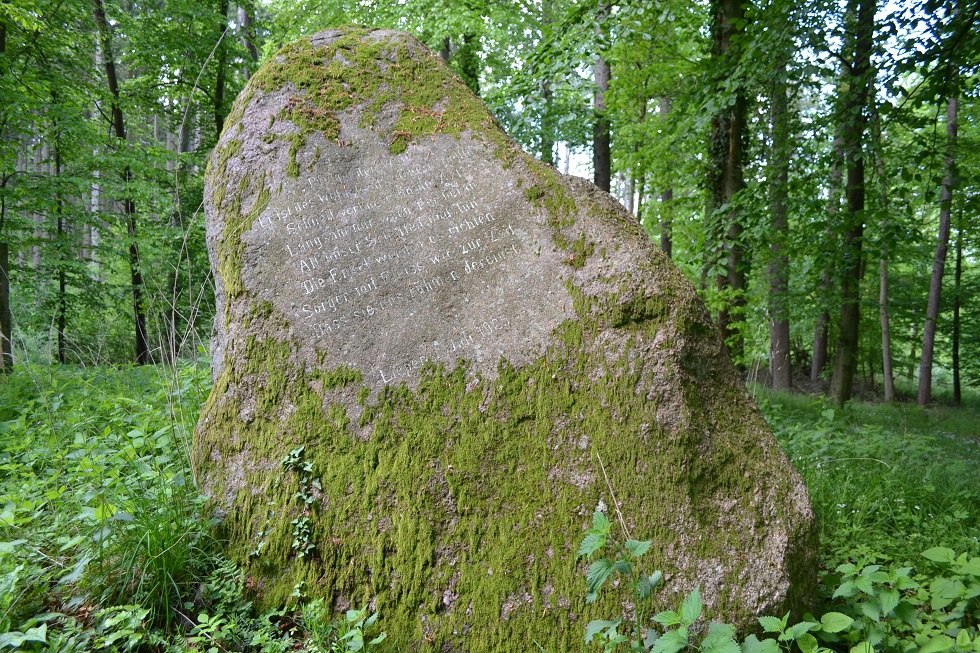 2. Findling mit Inschrift // © Lutz Werner 2. Findling mit Inschrift // © Lutz Werner