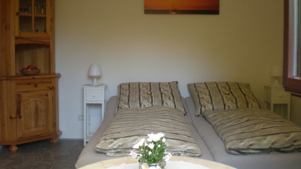 Wohn- und Schlafzimmer in Heiligendamm, &copy; OSTSEE-URLAUB Heiligendamm