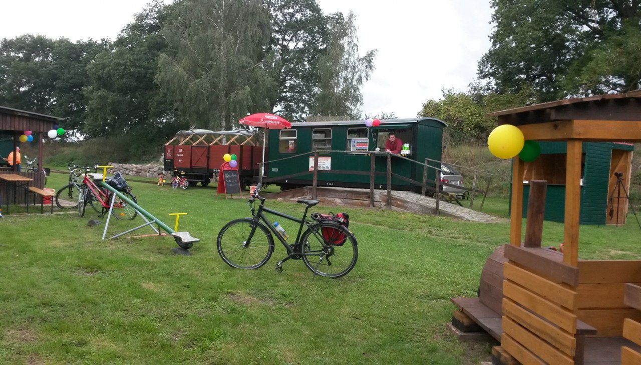 Haltepunkt Uhlenhorst mit Imbiss und Rastplatz, © Angelika Michaelis Haltepunkt Uhlenhorst mit Imbiss und Rastplatz, © Angelika Michaelis