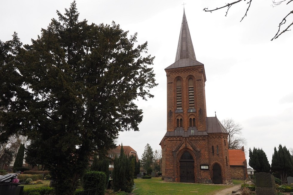 Kirche R&ouml;vershagen von der Turmseite // &copy; Frank Burger