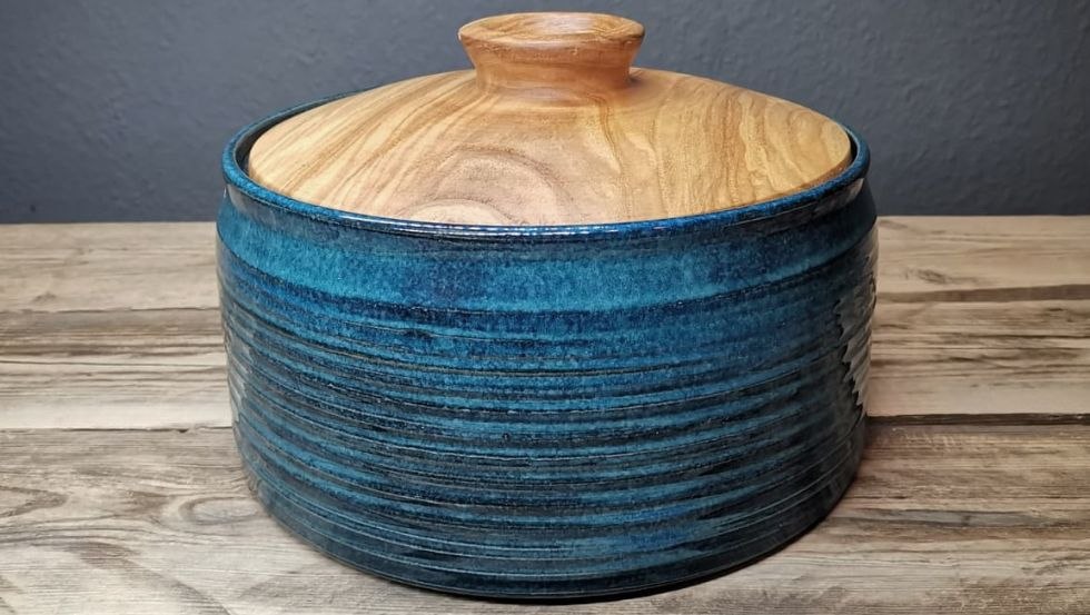Brottopf mit Holzdeckel (Esche) // &copy; Judith Renz