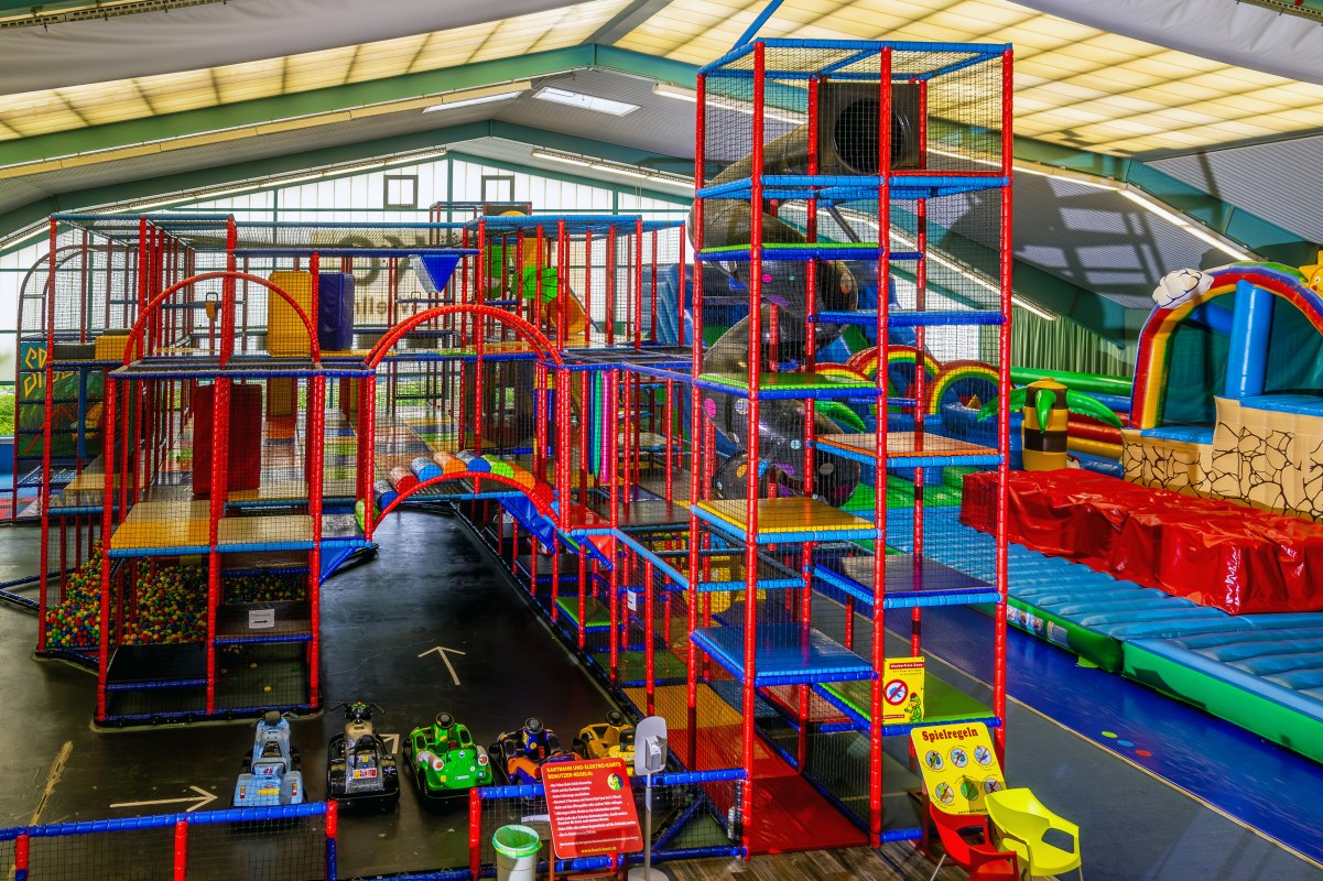 Springkastelen, ballenbad, karts en meer // &copy; Copyright_A.Viergutz