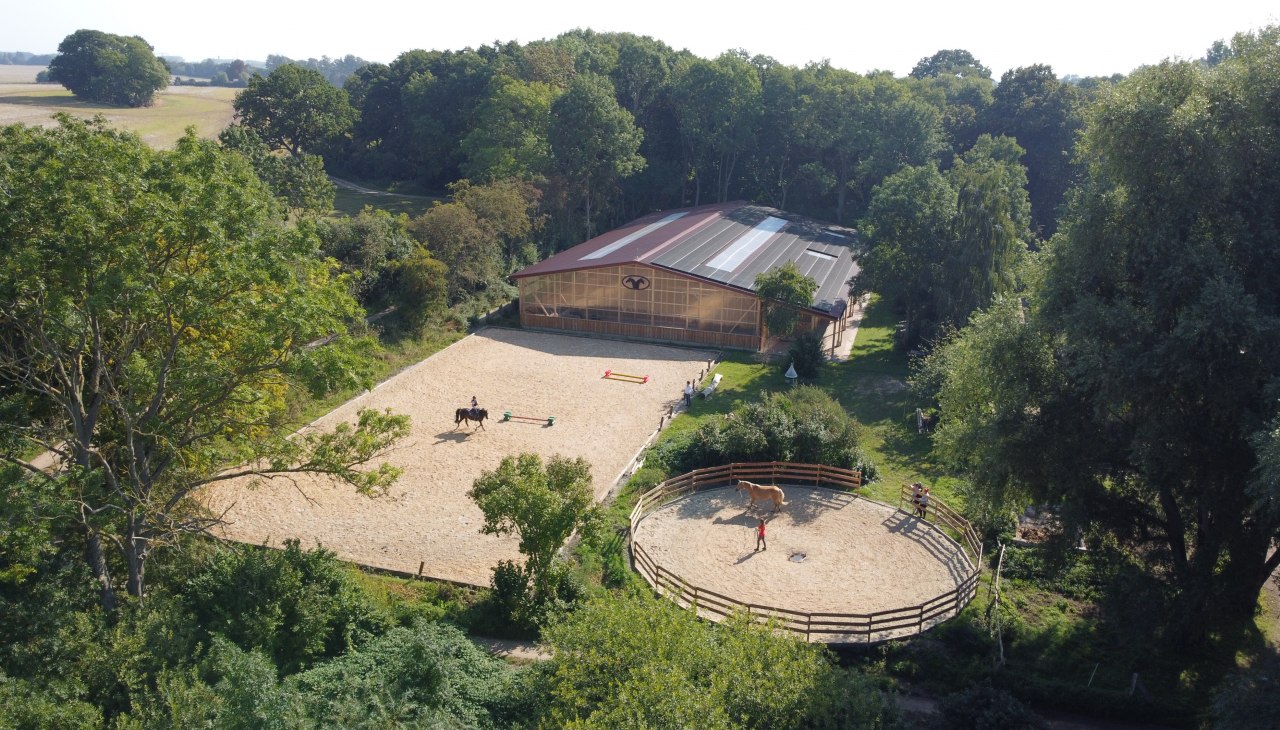 Vogelperspektive auf die Reitanlage Kajahn, &copy; Maximilian Kajahn