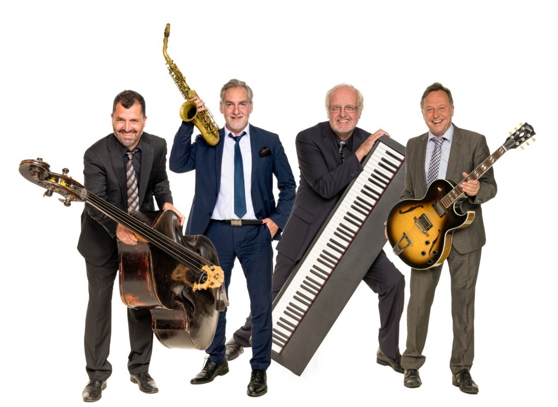 Swingin' Seagulls Swingin' Seagulls