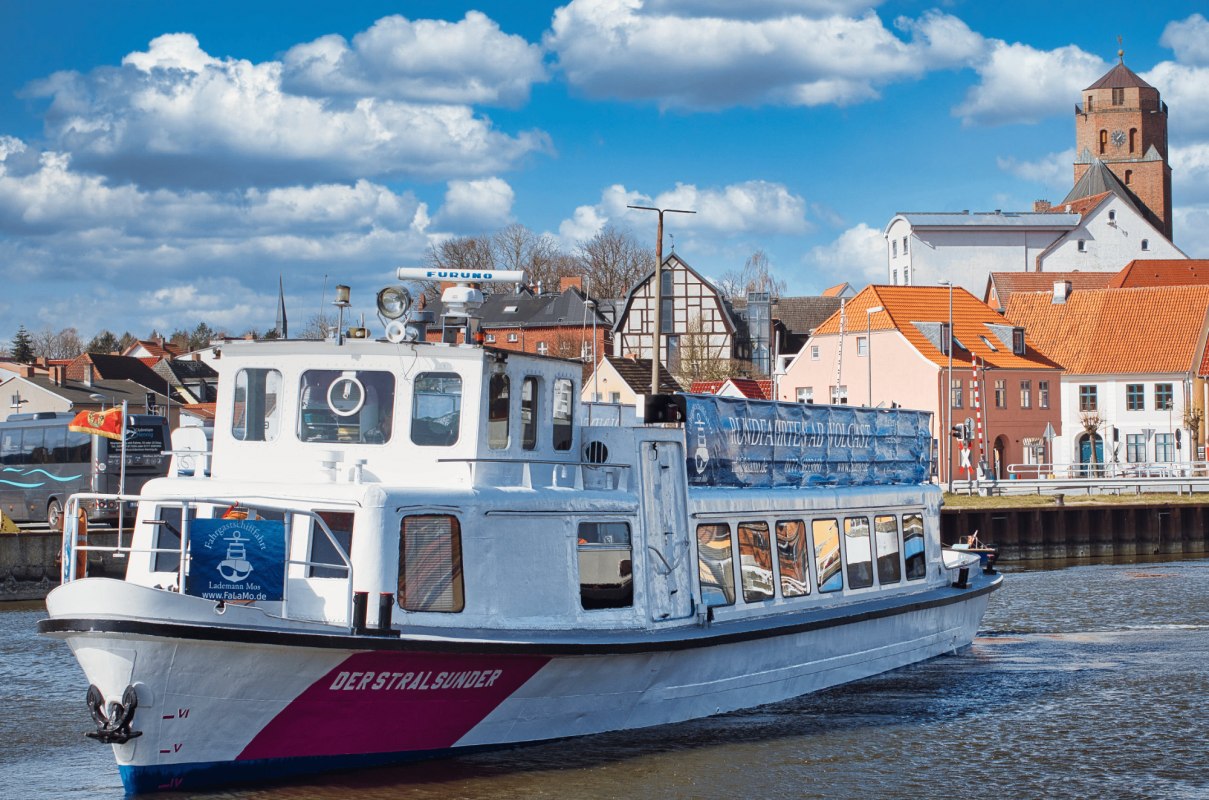 &copy; Fahrgastschifffahrt Lademann Mos