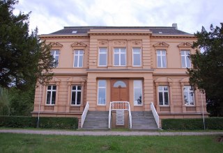 Das ehemalige Gutshaus ist heute eine Bildungsstätte. // © Gabriele Skorupski Das ehemalige Gutshaus ist heute eine Bildungsstätte. // © Gabriele Skorupski