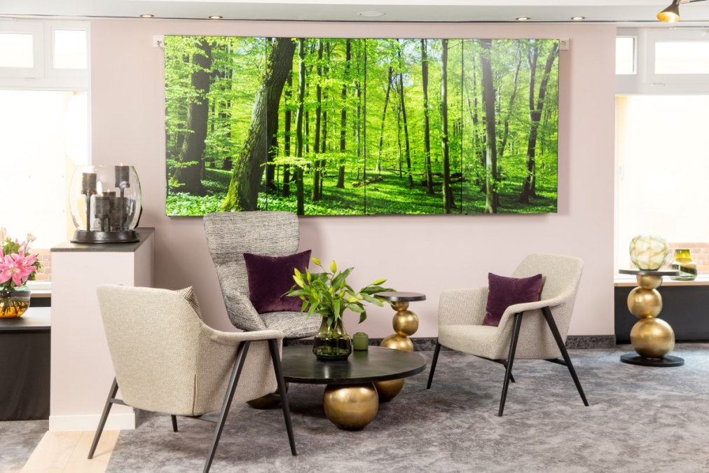 Videowand in der Lobby, © Matthes Trettin Videowand in der Lobby, © Matthes Trettin