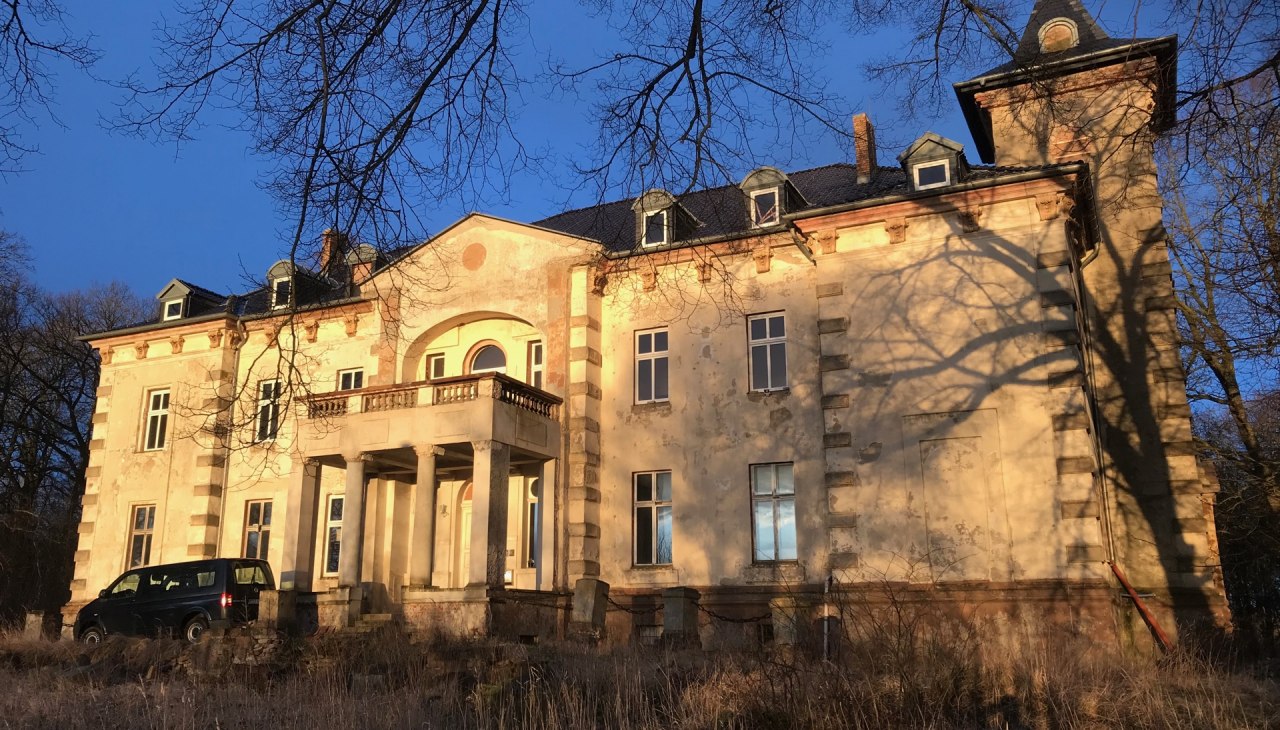 Schlo&szlig; Hohenbr&uuml;nzow: Ein neuer Fr&uuml;hling kommt ..., &copy; Gernot Pohl 2019