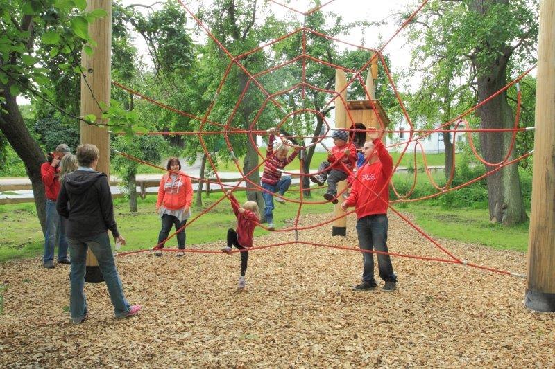 Nieuwe interactieve buitenfaciliteiten nodigen je uit om te sporten in de frisse lucht // &copy; K. Pauling