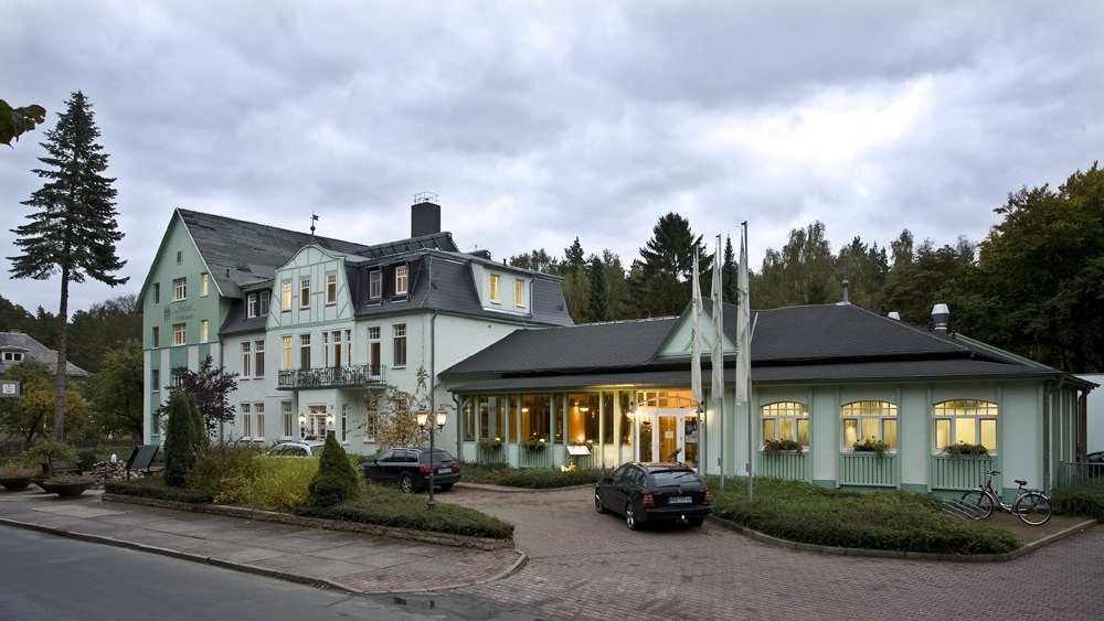 Vorderansicht Seehotel Ecktannen // © Mirko Runge Vorderansicht Seehotel Ecktannen // © Mirko Runge