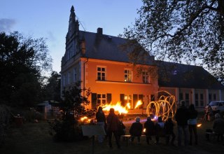 Zur MittsommerRemise im Gutshaus Behrenshagen // &copy; Britta Siebenb&uuml;rgen