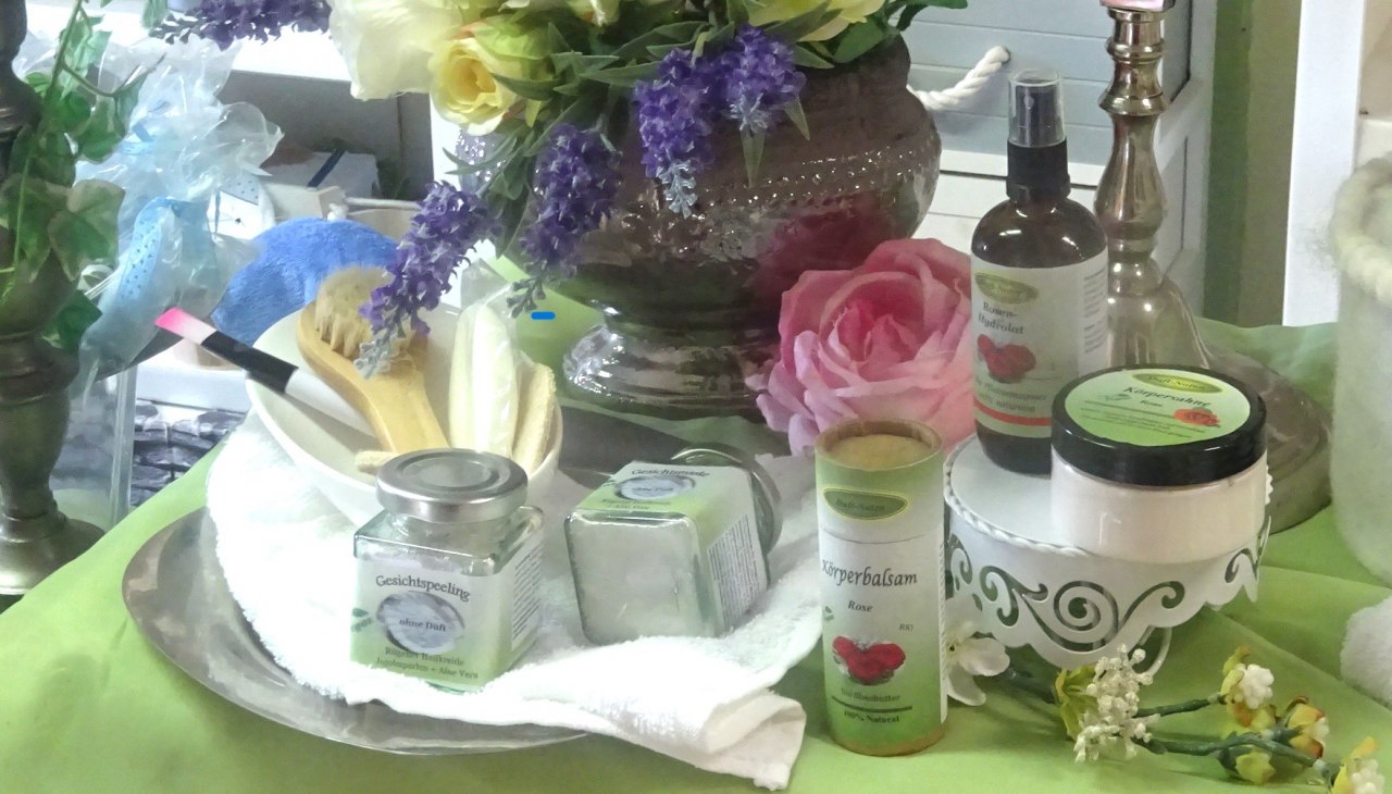 Verwen jezelf en je huid met deze speciale verzorging en voel het revitaliserende effect op lichaam en geest., &copy; B. Ziolkowski