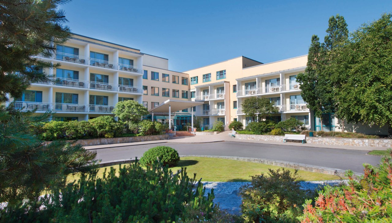 Außenansicht des Hotel Bernstein in Prerow, © VELA Prerow GmbH Außenansicht des Hotel Bernstein in Prerow, © VELA Prerow GmbH