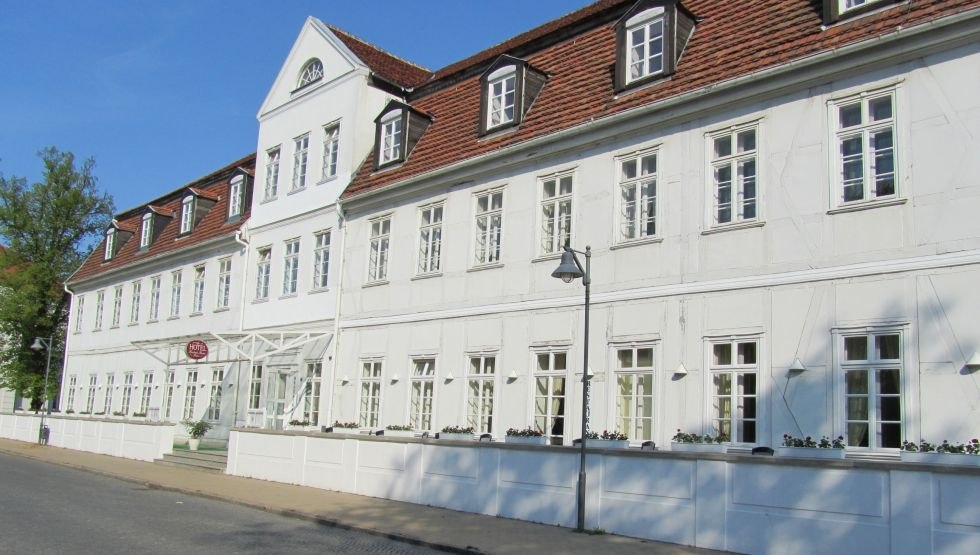 Außenansicht Friedrich-Franz-Palais, © Hotel Friedrich-Franz-Palais Außenansicht Friedrich-Franz-Palais, © Hotel Friedrich-Franz-Palais