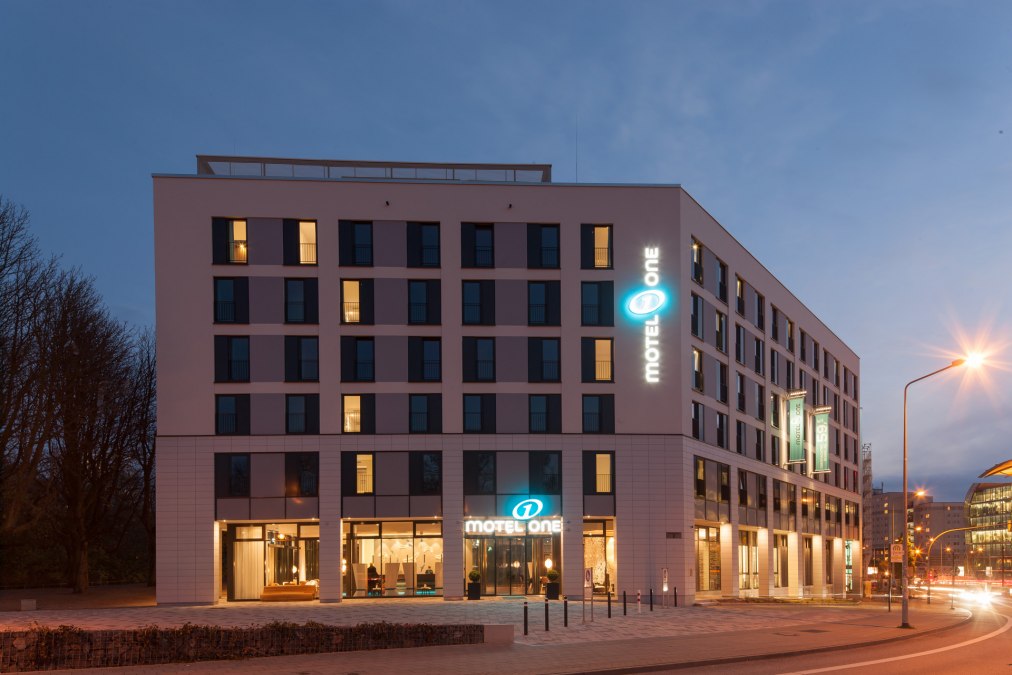 Aussenansicht Motel One Rostock, &copy; Motel One Rostock