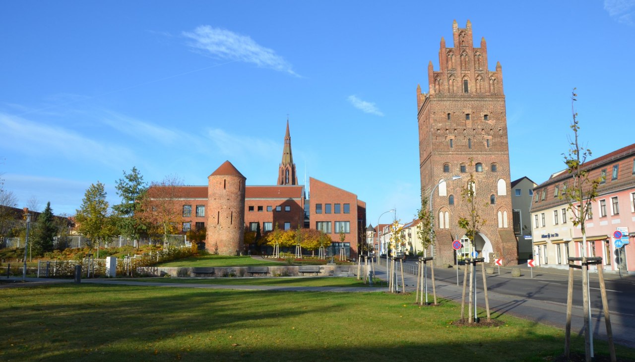 Luisenplatz mit Luisentor, &copy; Hansestadt Demmin