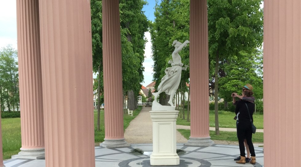 Im Schlosspark Neustrelitz, &copy; Otto Woit