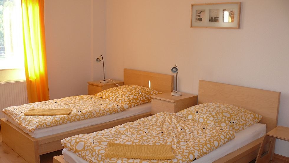 Das gemütliche Zimmer für die Überachtung // © Sommerhof Granzow/Britta Meyer-Itner Das gemütliche Zimmer für die Überachtung // © Sommerhof Granzow/Britta Meyer-Itner