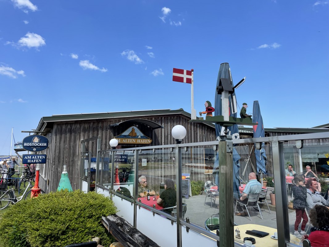 Gaststätte "Am Alten Hafen" // © Tourismuszentrale Südliche Boddenküste Gaststätte "Am Alten Hafen" // © Tourismuszentrale Südliche Boddenküste