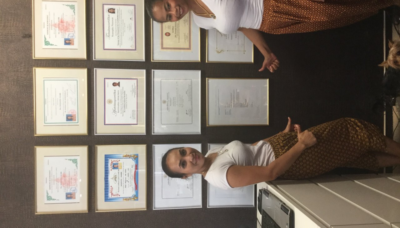 Immer wieder erlernt Sie in Thailand zusätzliche und neue Massagetechniken, die unseren Kunden sehr gut gefallen., © Roland Görtz Immer wieder erlernt Sie in Thailand zusätzliche und neue Massagetechniken, die unseren Kunden sehr gut gefallen., © Roland Görtz