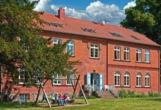Das moderne Tagungs- und Jugendgästehaus Meetzen war ursprünglich ein Gutshaus // © Alte Schule e.V. Das moderne Tagungs- und Jugendgästehaus Meetzen war ursprünglich ein Gutshaus // © Alte Schule e.V.