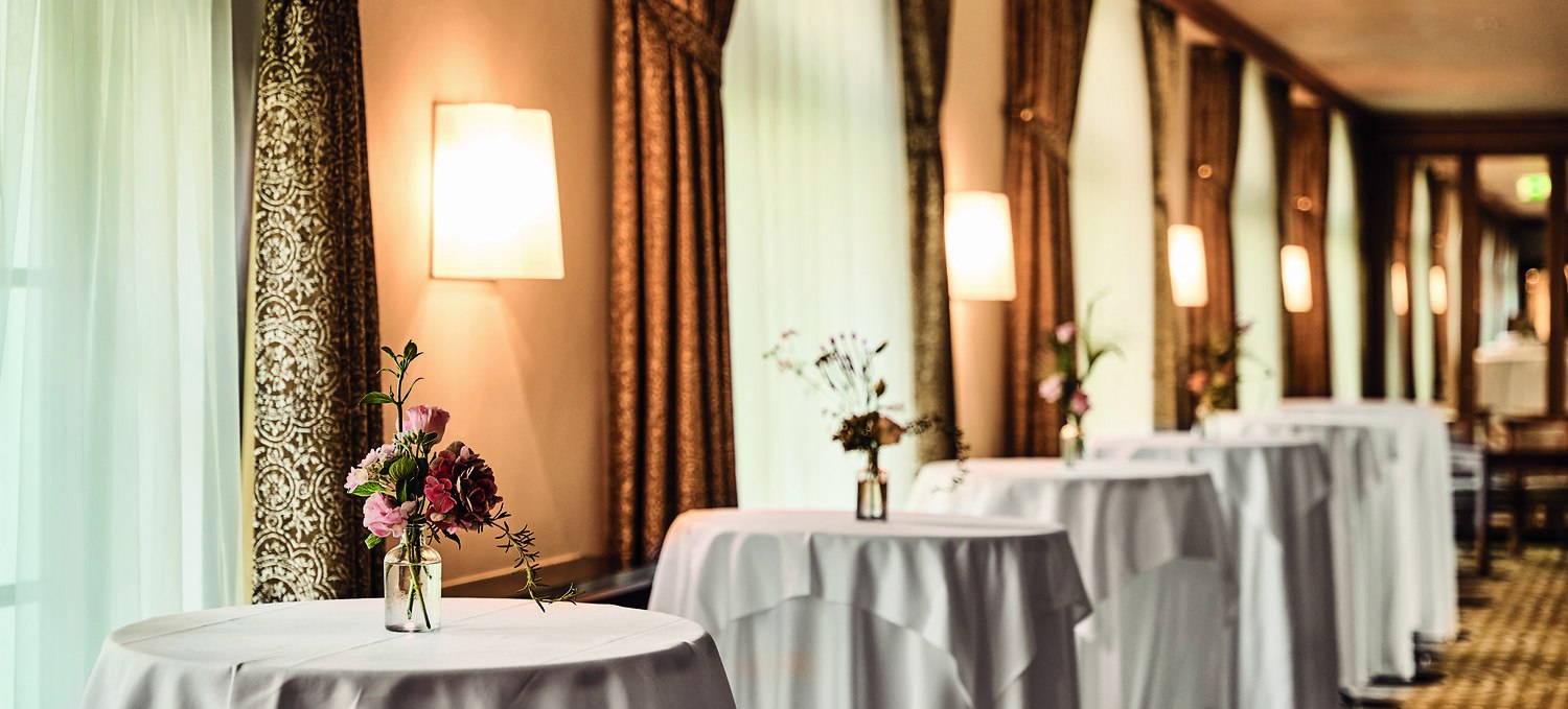 &copy; DSR Hotel Holding GmbH