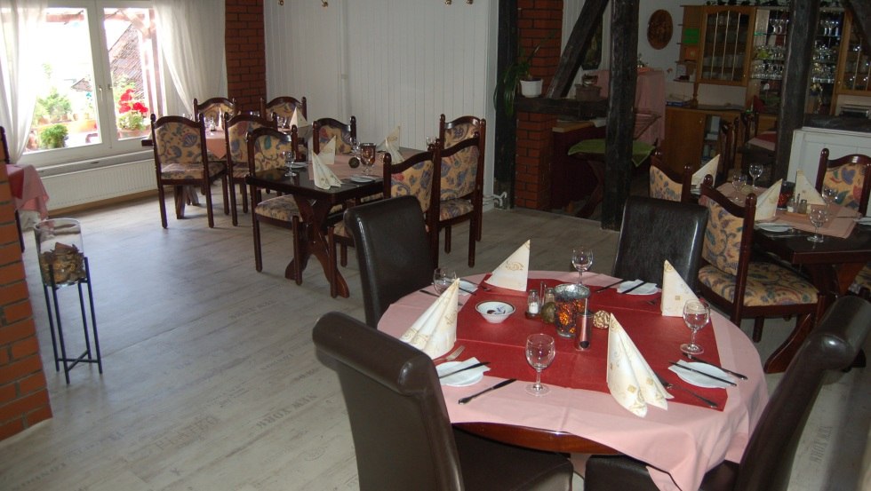 Entspannte Stunden im Gastraum des Gasthofs "Zum Fäßchen", © Gasthof & Pension "Zum Fäßchen" / Wilken Entspannte Stunden im Gastraum des Gasthofs "Zum Fäßchen", © Gasthof & Pension "Zum Fäßchen" / Wilken