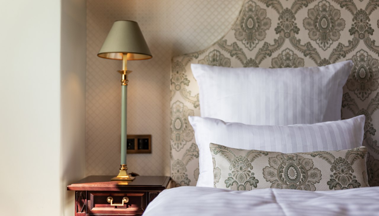 Details im Hotelzimmer Schloss Neustrelitz, © Schloss Neustrelitz / Bianka Pogadl Details im Hotelzimmer Schloss Neustrelitz, © Schloss Neustrelitz / Bianka Pogadl