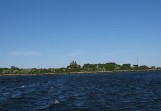 Seeseitiger Blick auf die Insel mit der biologischen Station // © MV-T Seeseitiger Blick auf die Insel mit der biologischen Station // © MV-T