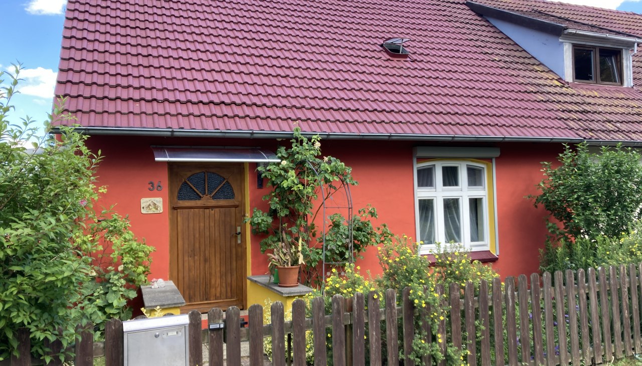 Außenansicht und Eingang Ferienhaus Villa Kunterbunt, © Gabriele Kölbl Außenansicht und Eingang Ferienhaus Villa Kunterbunt, © Gabriele Kölbl