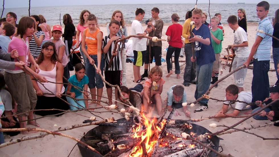 Feuerschale am Strand von Ahlbeck, © Sportjugend Berlin Feuerschale am Strand von Ahlbeck, © Sportjugend Berlin