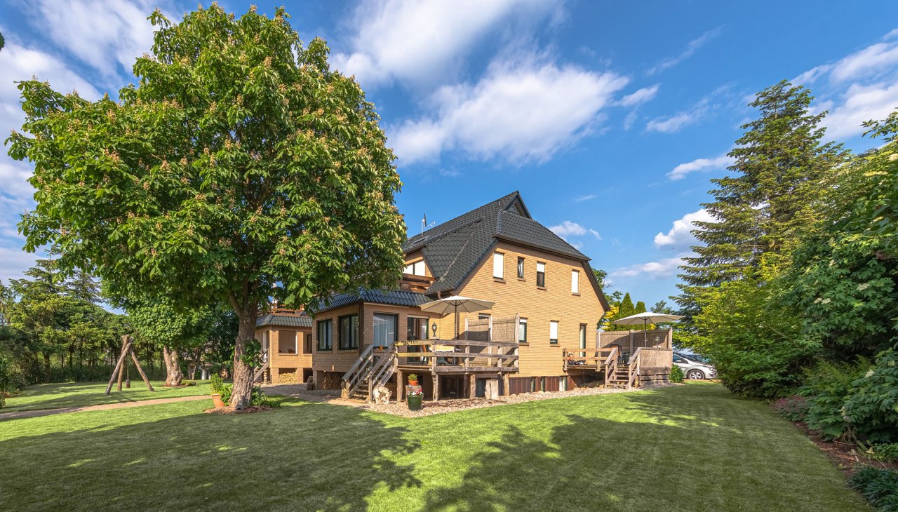 Landhaus R&uuml;geband vorn, &copy; Landhaus R&uuml;geband