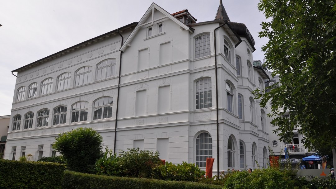 Direkt an der Promenade: Strandhotel Binz, © TMV Direkt an der Promenade: Strandhotel Binz, © TMV