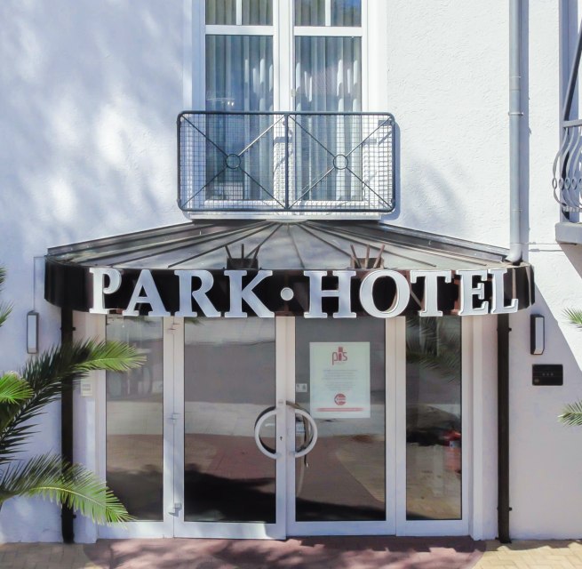 &copy; Celina H&auml;fker