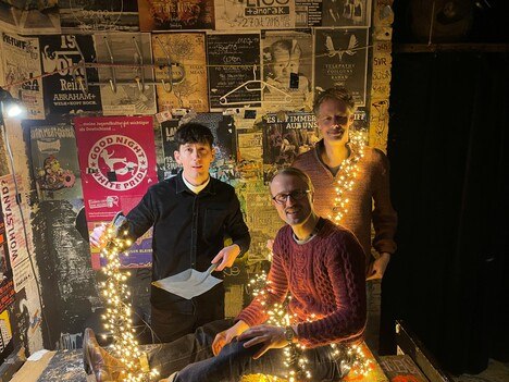 DonLon, &copy; DonLon