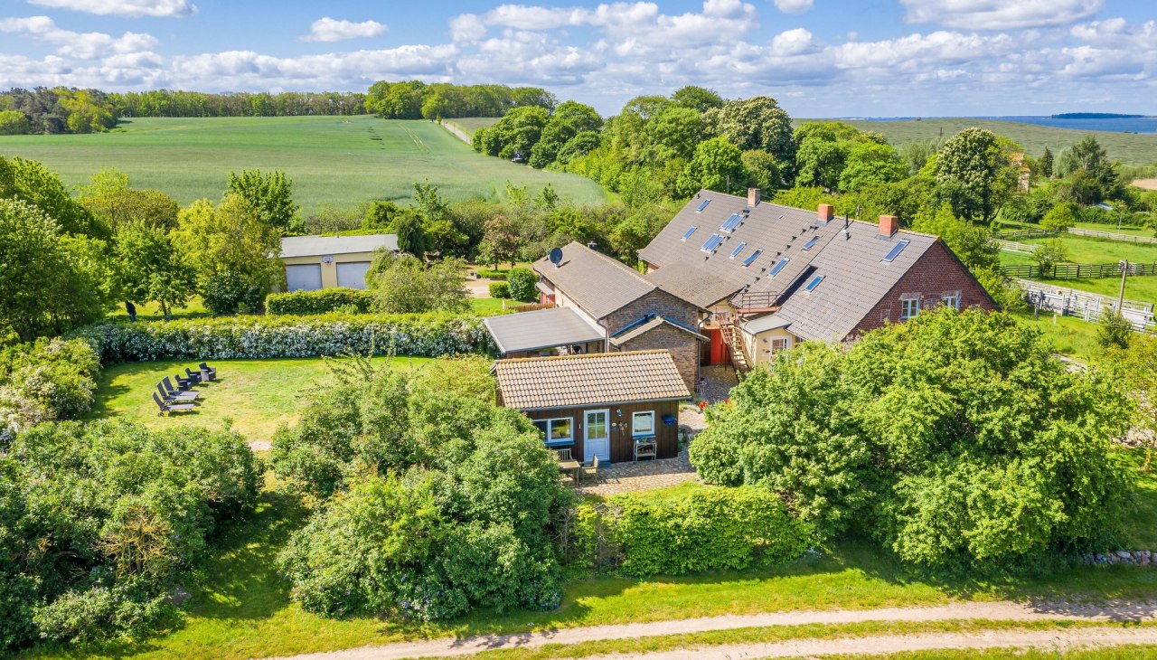 Het Gobbin vogelhuisje op een afgelegen locatie tussen velden en weilanden, © Vogelhaus Gobbin Het Gobbin vogelhuisje op een afgelegen locatie tussen velden en weilanden, © Vogelhaus Gobbin