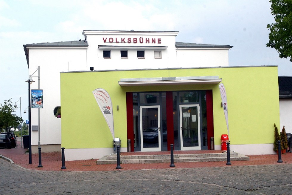 Au&szlig;enansicht des Kinos // &copy; Sabrina Wittkopf-Schade
