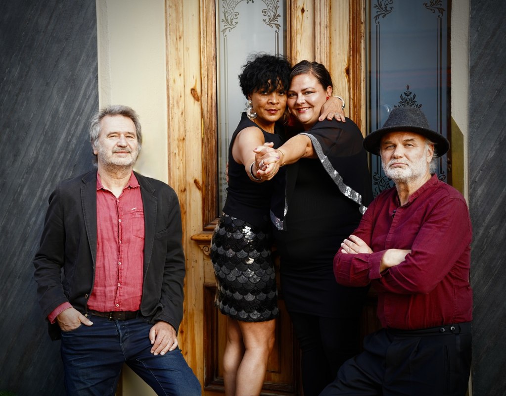 &copy; Bettina Raasch