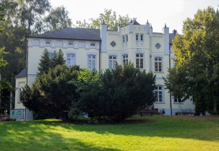 In het landhuis M&uuml;hlen Eichsen is nu een centrum voor sociale therapie gevestigd. // &copy; Frank Burger